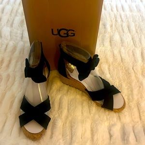 Never worn black wedge zipper back ankle bow woman’s UGG casual dress sandal